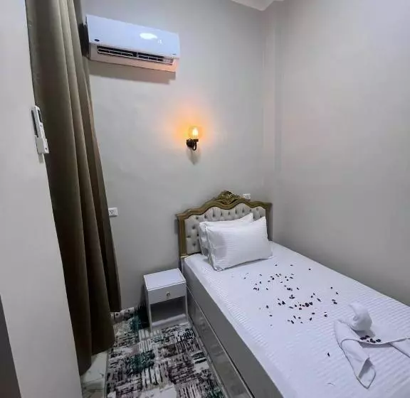 هتل Future Hostel