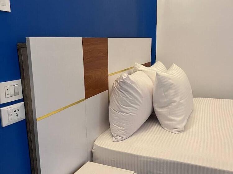 هتل Future Hostel