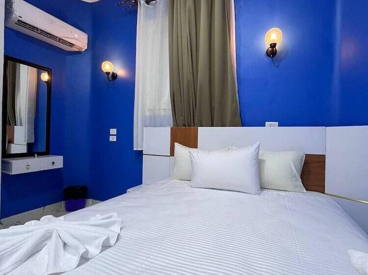 هتل Future Hostel