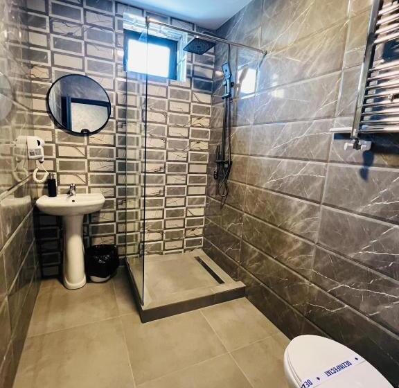 پانسیون Neversea House