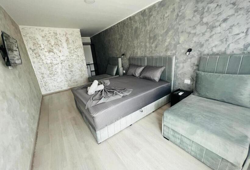 پانسیون Neversea House