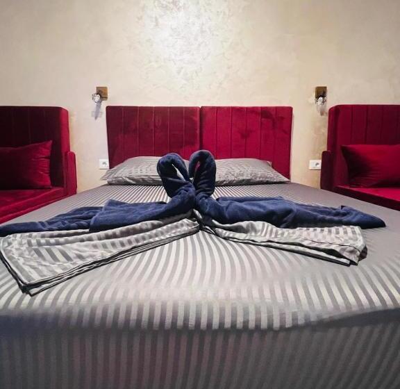 پانسیون Neversea House