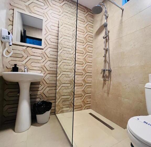 پانسیون Neversea House