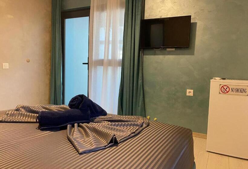 پانسیون Neversea House