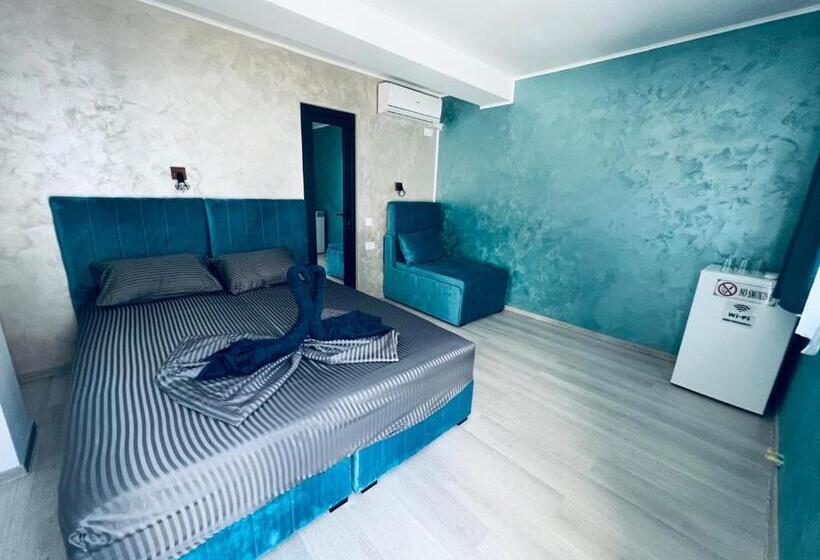 پانسیون Neversea House