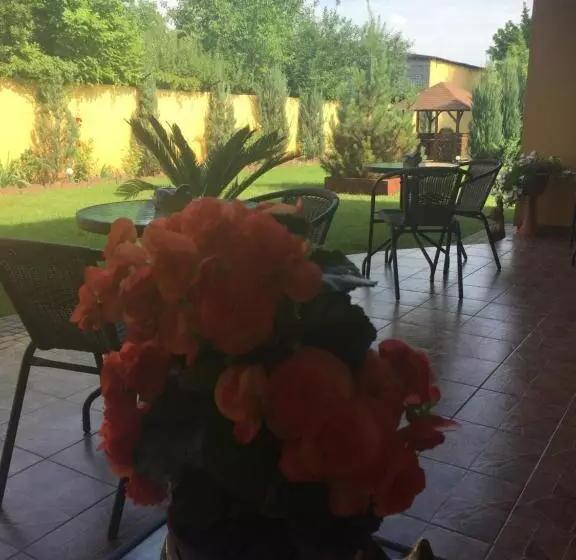 پانسیون Villa Fenix