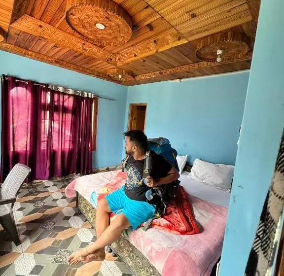 Majatalo Yamuna Guest House Tosh