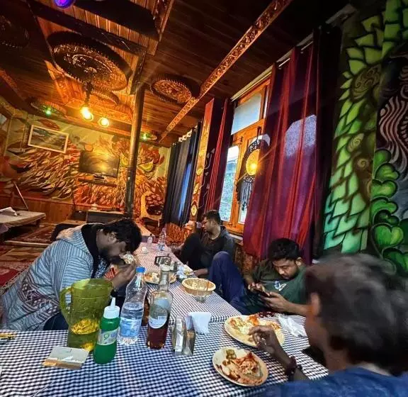 Majatalo Yamuna Guest House Tosh