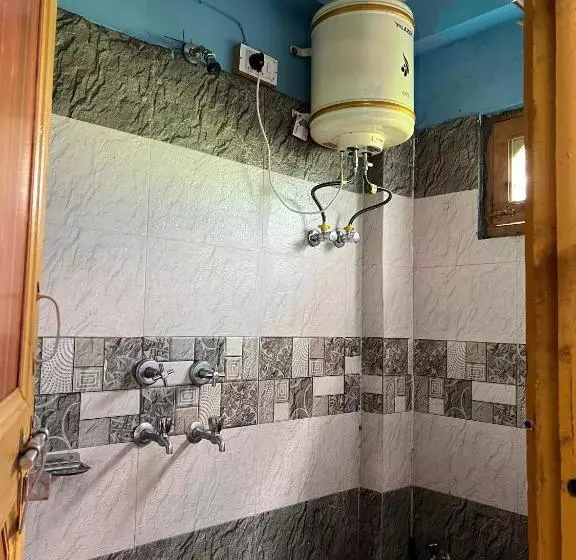 Majatalo Yamuna Guest House Tosh