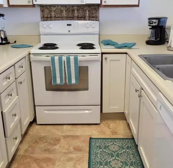 Stunning Oceanfront Condo   The Seashore Hideaway, Wailua Bay View, Unit 208, Kapaa