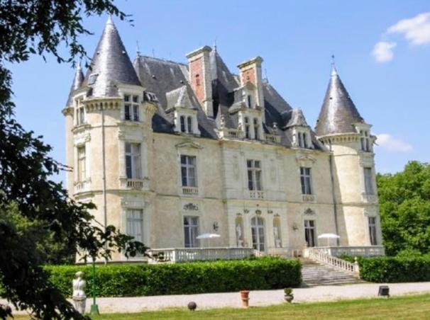ベッドアンドブレックファースト Château De Beauchamp En Sarthe