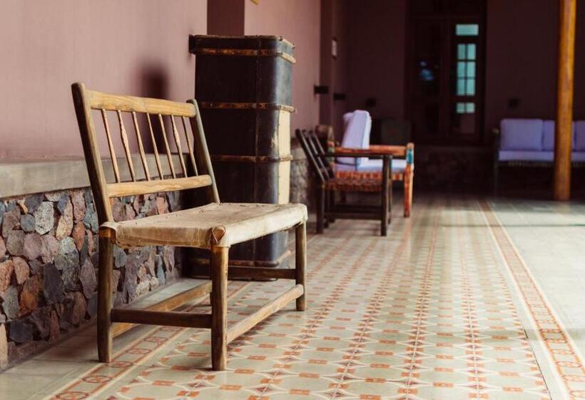 住宿加早餐 Lamadrid Guest House