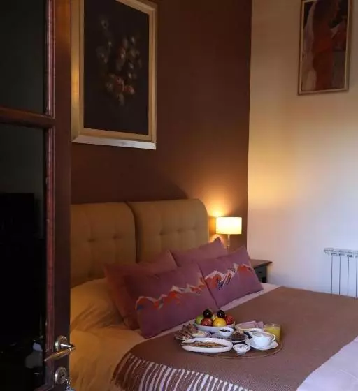 Aamiaismajoitus (B&B) Lamadrid Guest House