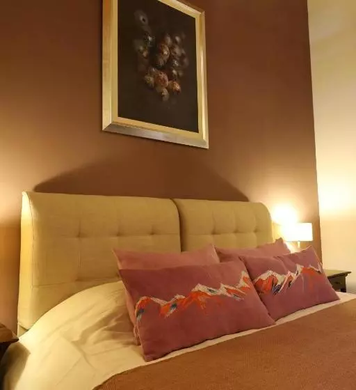 Aamiaismajoitus (B&B) Lamadrid Guest House