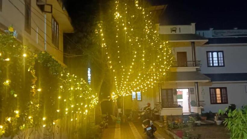 민박 Sree Valsam Inn Bed Breakfast