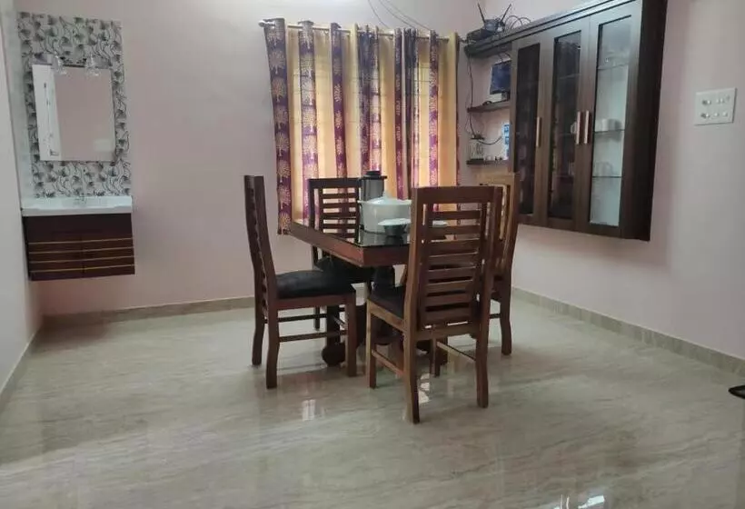 Aamiaismajoitus (B&B) Sree Valsam Inn Bed Breakfast