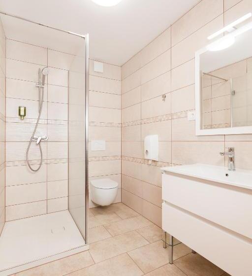 تختخواب و صبحانه Turistična Kmetija Pri Marku