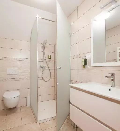 تختخواب و صبحانه Turistična Kmetija Pri Marku