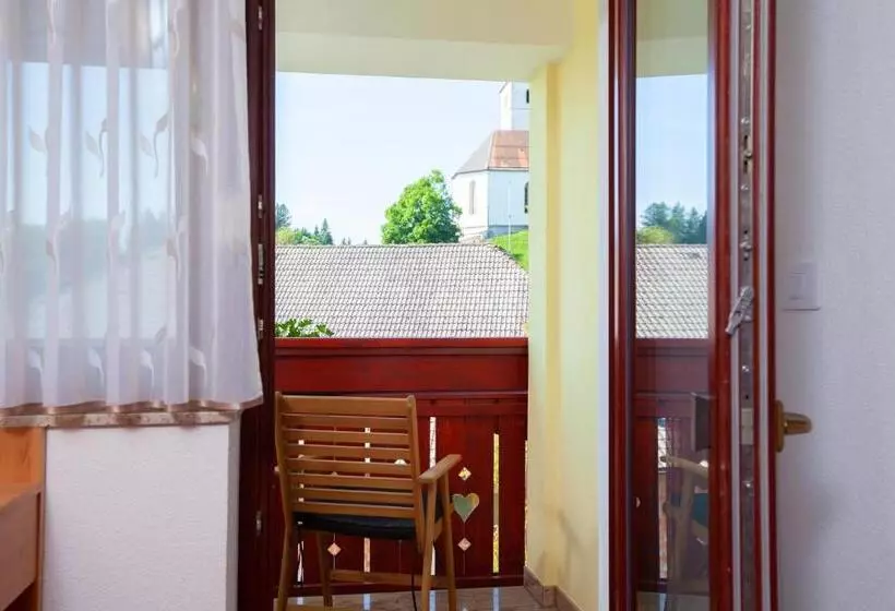 تختخواب و صبحانه Turistična Kmetija Pri Marku