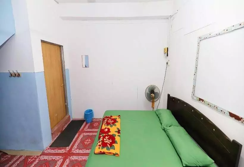 ホテル Oyo 91005 My Gunung Budget