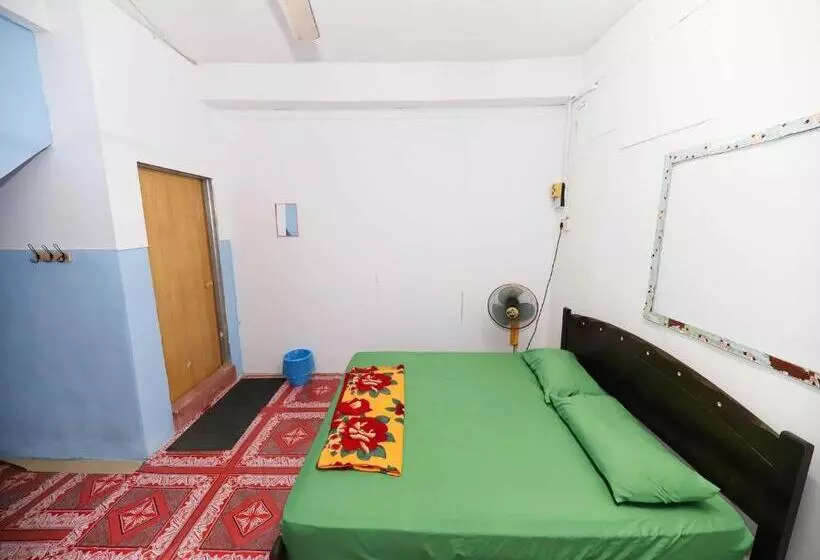 ホテル Oyo 91005 My Gunung Budget