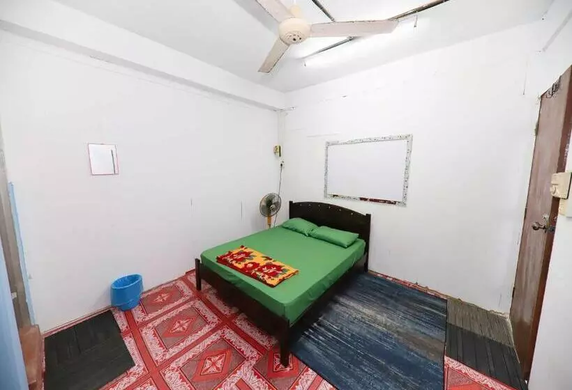 ホテル Oyo 91005 My Gunung Budget