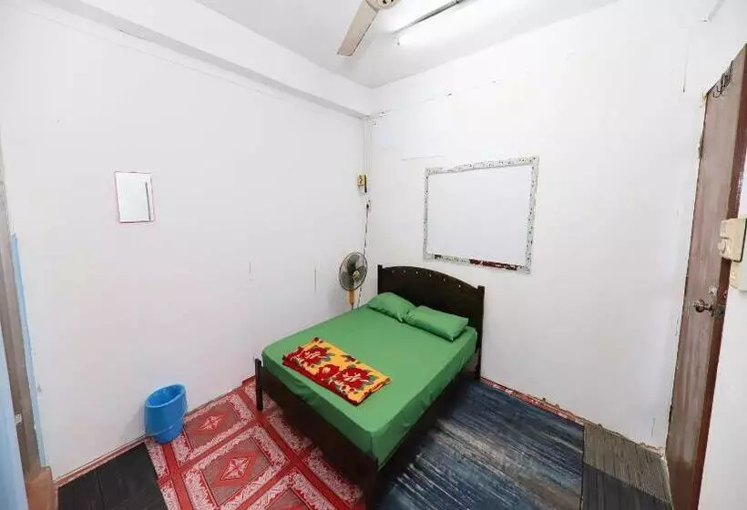 ホテル Oyo 91005 My Gunung Budget