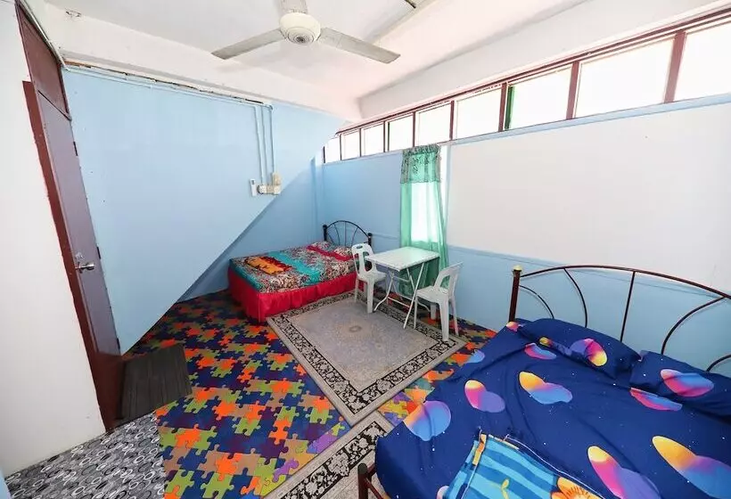 ホテル Oyo 91005 My Gunung Budget