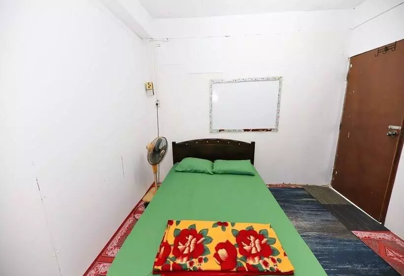 ホテル Oyo 91005 My Gunung Budget