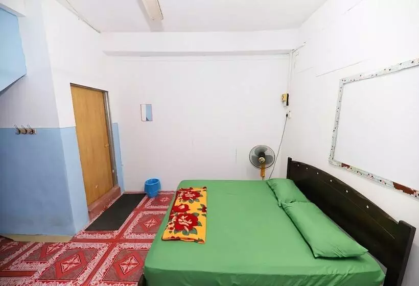 ホテル Oyo 91005 My Gunung Budget