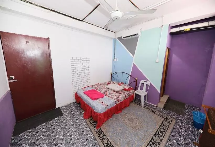 ホテル Oyo 91005 My Gunung Budget