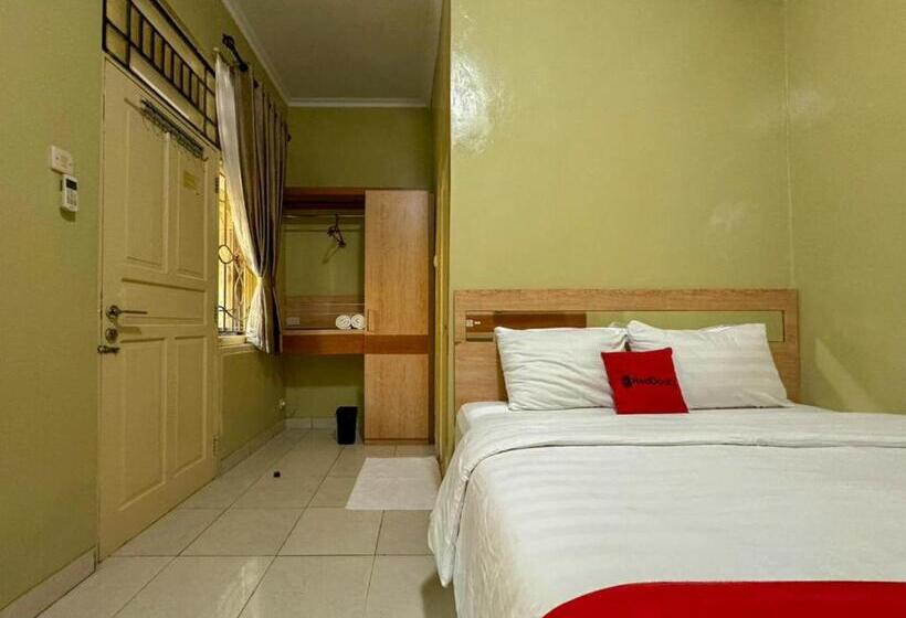 هتل Reddoorz At Shabrina Homestay Syariah Maguwo