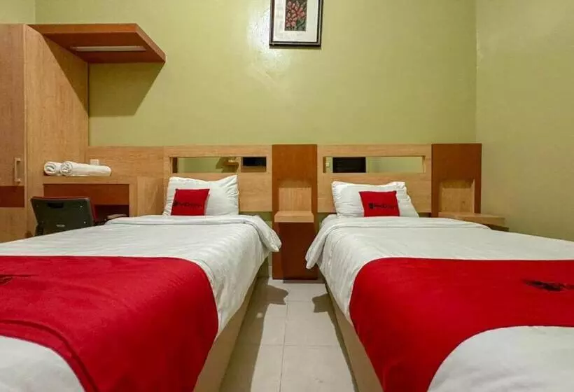 هتل Reddoorz At Shabrina Homestay Syariah Maguwo