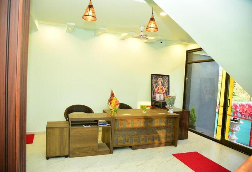 Hotel Shalini Palace