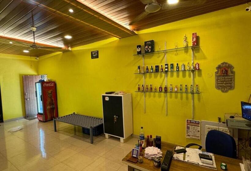 Hotel Shalini Palace