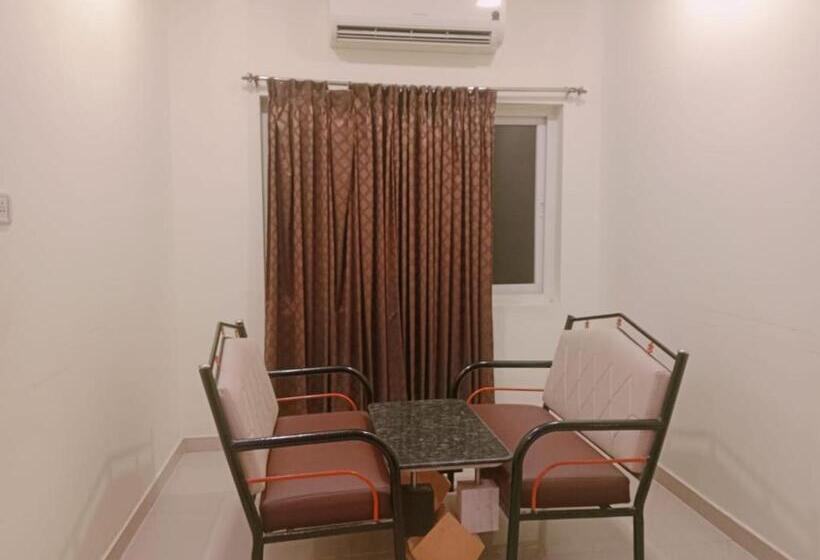 בית מלון כפרי Temple City Lake Inn Madurai Aala