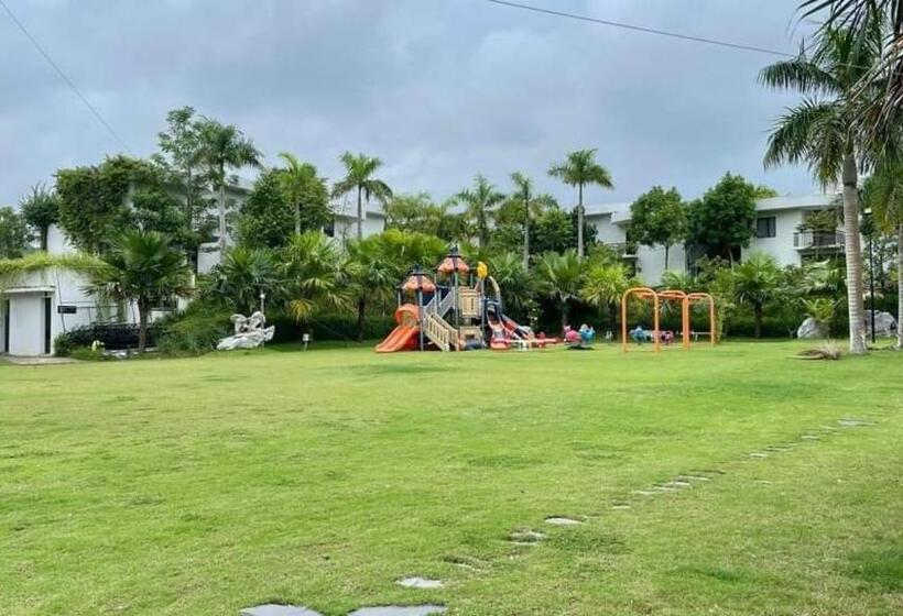 Ivory Villas & Resort Hòa Bình