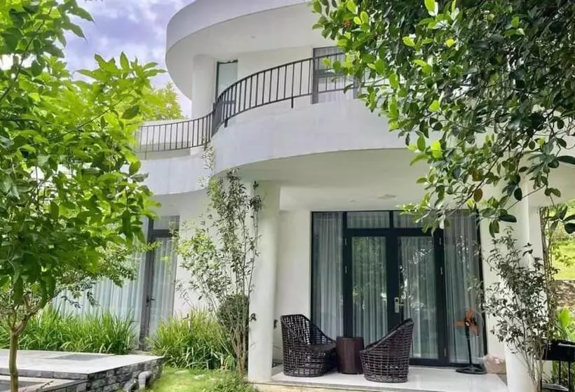 Ivory Villas & Resort Hòa Bình