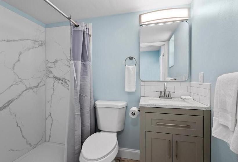 Ocean View Hotel Room With Balcony  King Bed #23