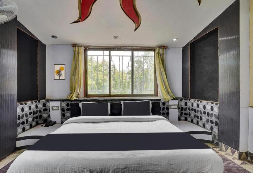 Oyo Hotel Shree Goverdhan Palace