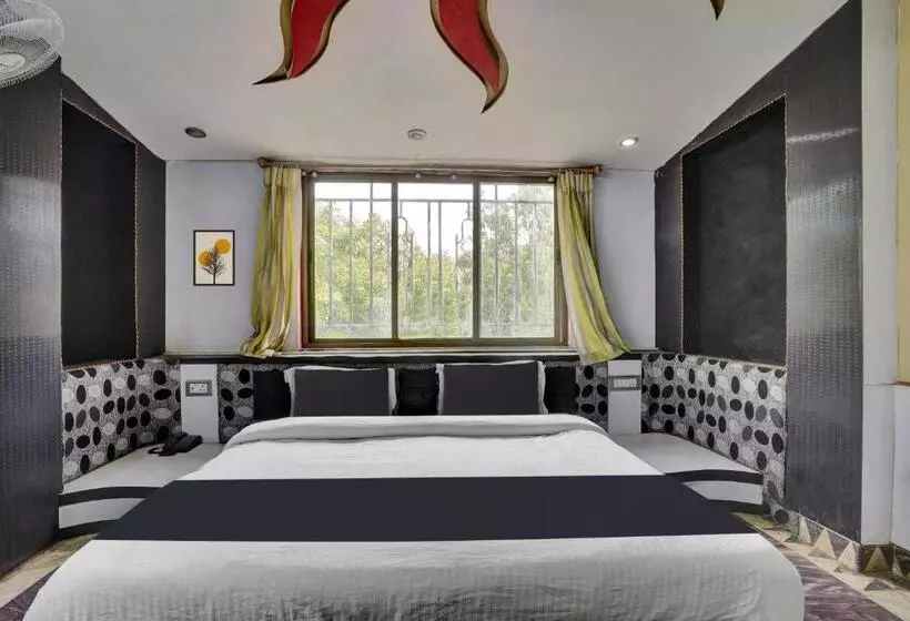 Oyo Hotel Shree Goverdhan Palace