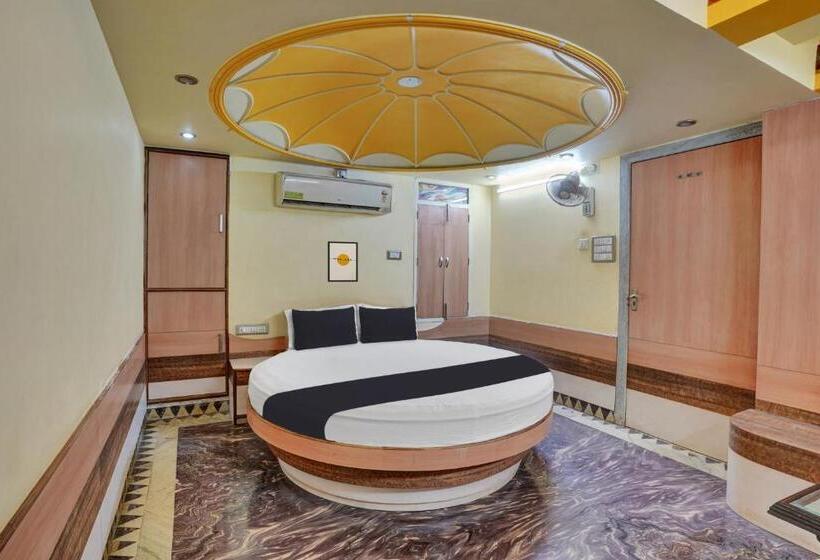 Oyo Hotel Shree Goverdhan Palace