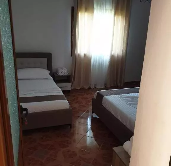 ペンション Centre Vlore Guest House
