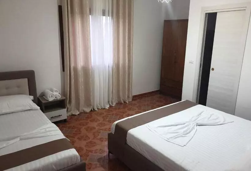 ペンション Centre Vlore Guest House