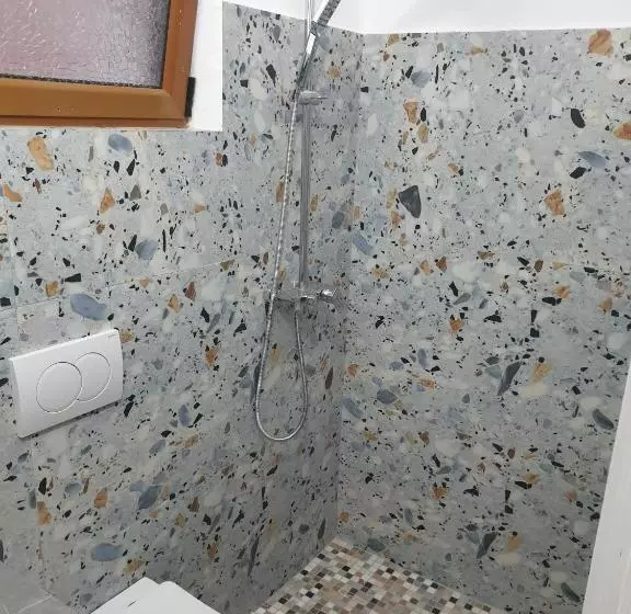 ペンション Centre Vlore Guest House
