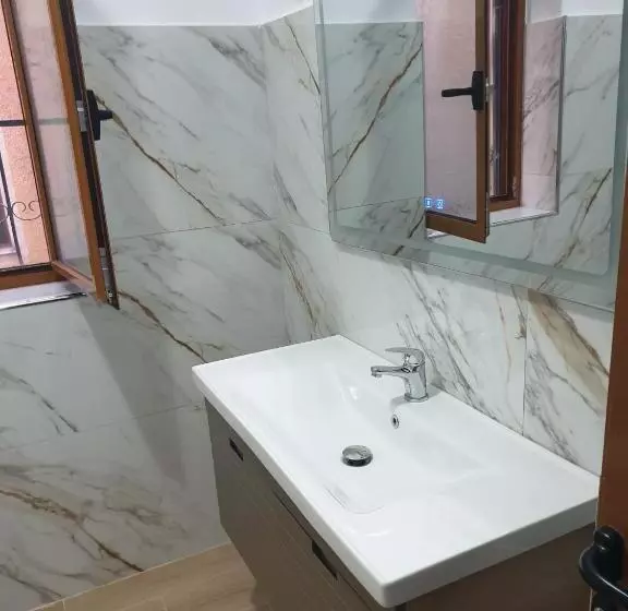 ペンション Centre Vlore Guest House