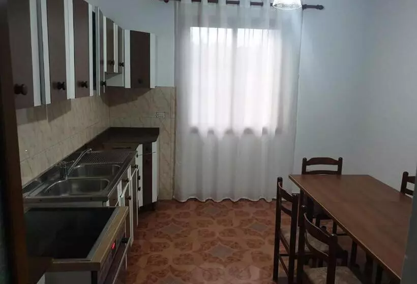 ペンション Centre Vlore Guest House