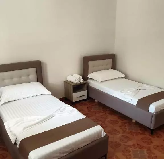 ペンション Centre Vlore Guest House