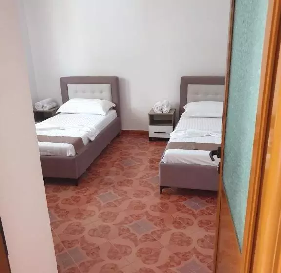ペンション Centre Vlore Guest House