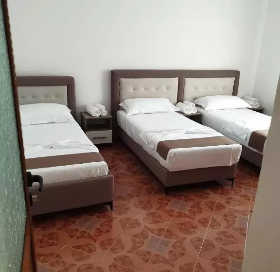 ペンション Centre Vlore Guest House